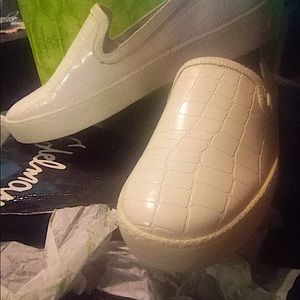 Sam Edelman White Crocodile Loafers Size 8.5